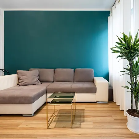 Berni - Next Arena And Trainstation Apartment *